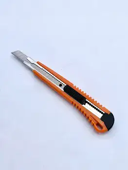 סכין יפנית לחיתוך קטנה 13 ס"מ