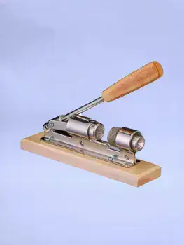 מפצח אגוזים אוניברסלי מכני